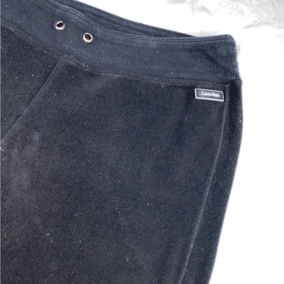 Calvin Klein Sweats - Picture 3 of 9